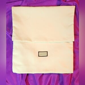 GUCCI Cream Dust Bag